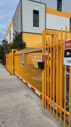 Aluminum outdoor fence