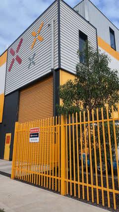 Aluminum outdoor fence